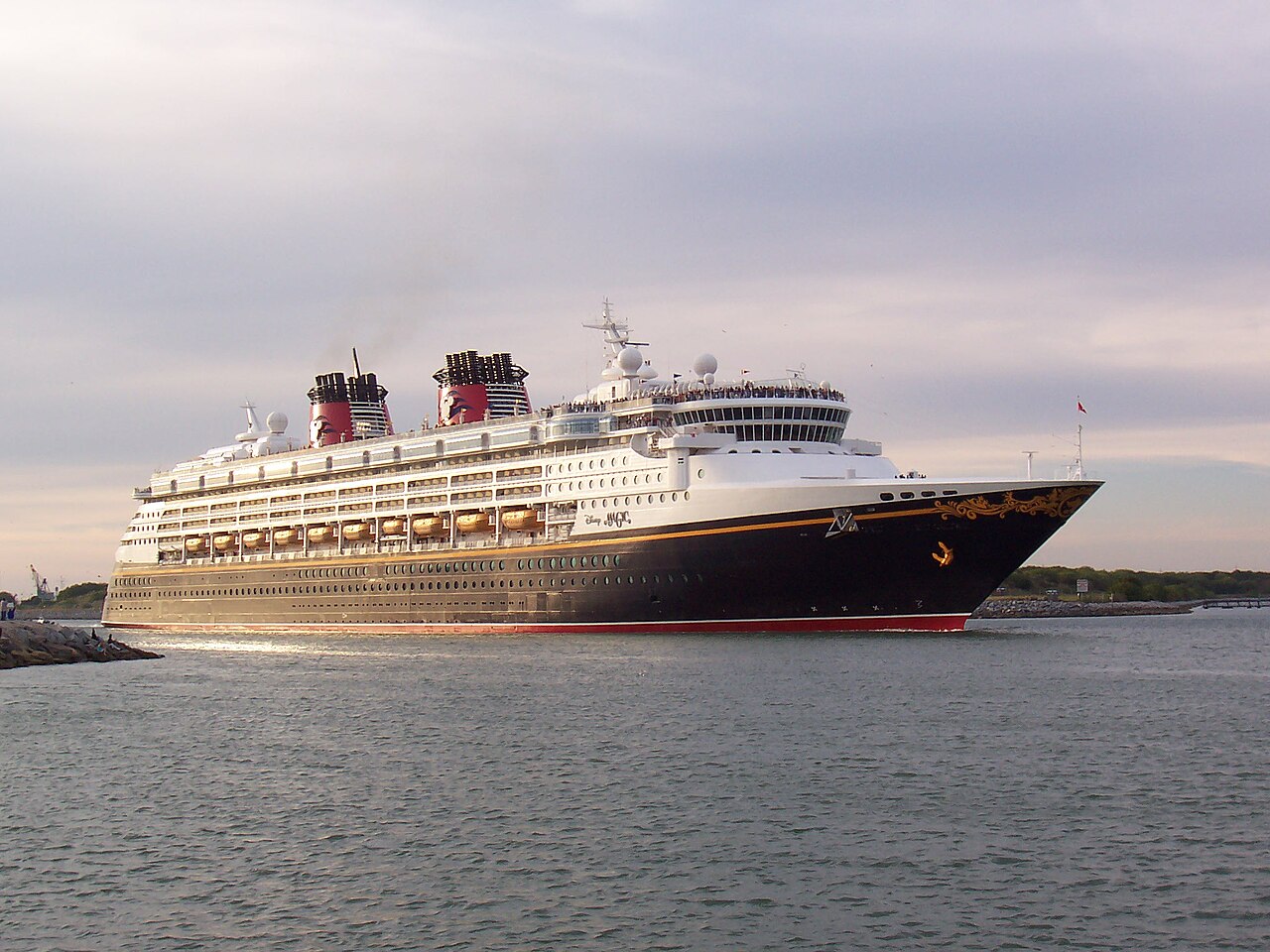 Disney Magic, barco insignia de la flota de barcos Disney Cruise Line