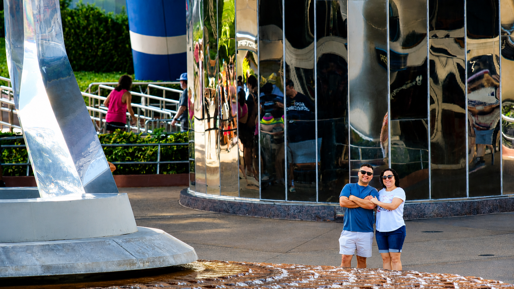 Foto Super Zoom frente a los pabellones de Epcot