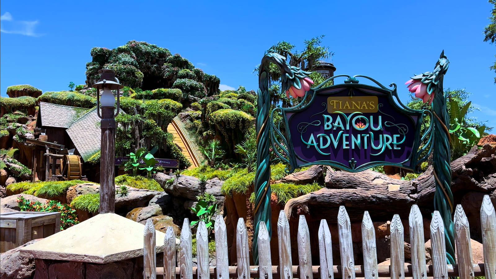 Tiana's Bayou Adventure en Magic Kingdom, atracción Tier 1 del Lightning Lane Disney World